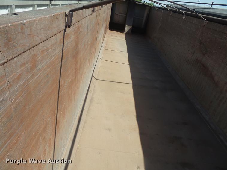 image for item DB6146 2008 East end dump trailer