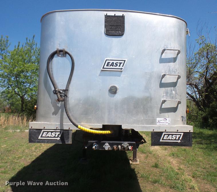 image for item DB6159 2002 East end dump trailer