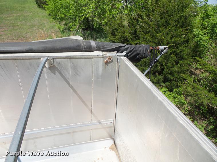 image for item DB6159 2002 East end dump trailer