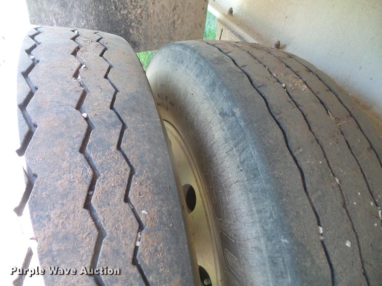 image for item DB6159 2002 East end dump trailer