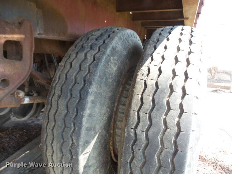 image for item DB6177 1983 SPC flatbed trailer