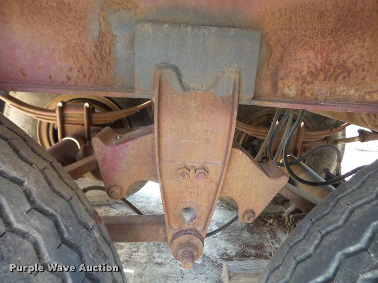 image for item DB6177 1983 SPC flatbed trailer