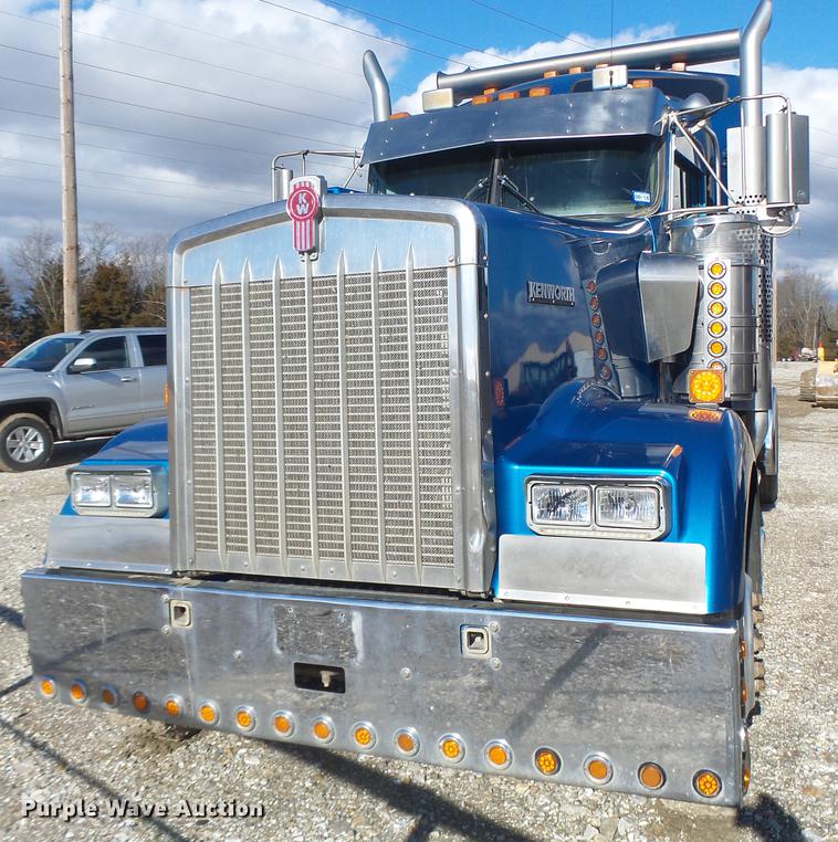 image for item DB9818 2005 Kenworth W900 semi truck
