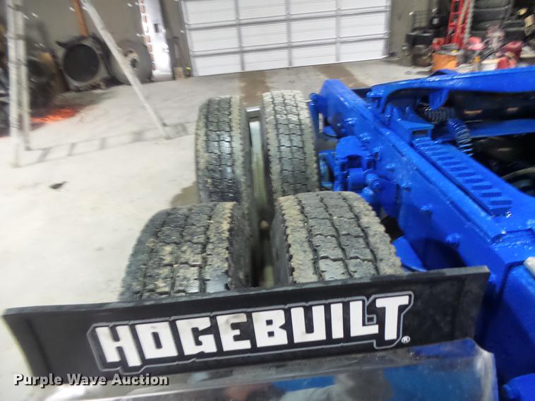 image for item DB9818 2005 Kenworth W900 semi truck