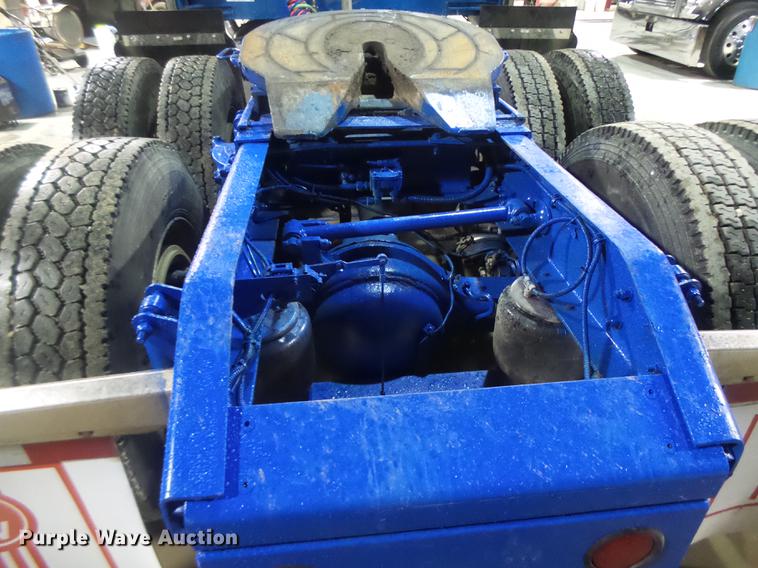 image for item DB9818 2005 Kenworth W900 semi truck