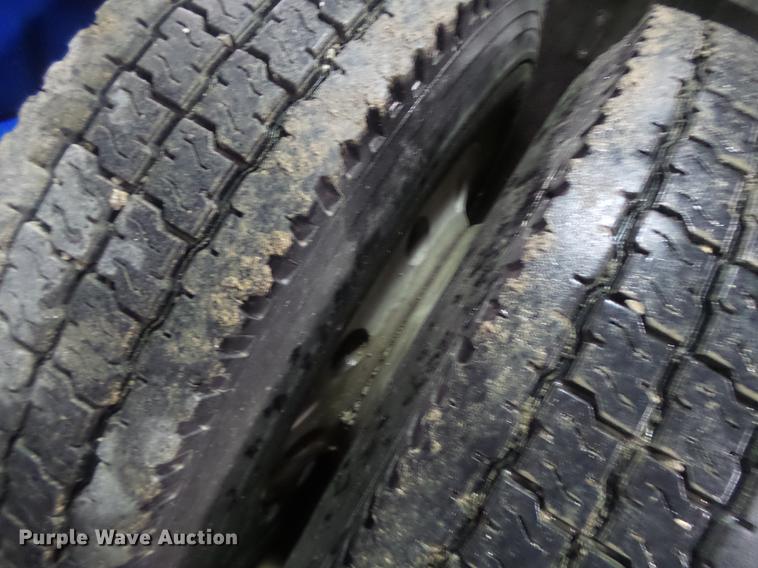 image for item DB9818 2005 Kenworth W900 semi truck