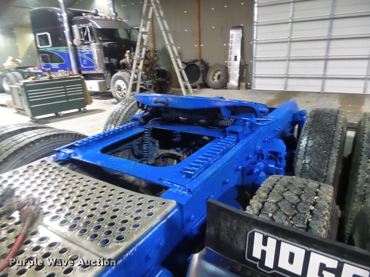 image for item DB9818 2005 Kenworth W900 semi truck