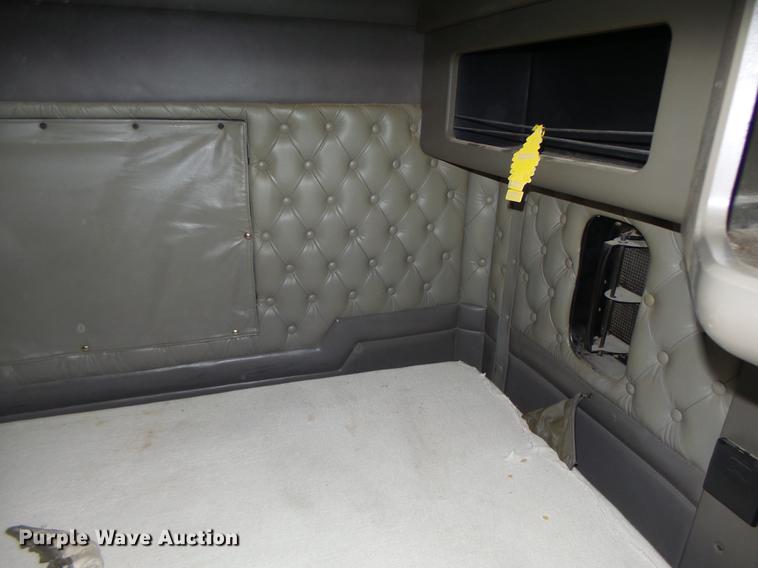 image for item DB9818 2005 Kenworth W900 semi truck