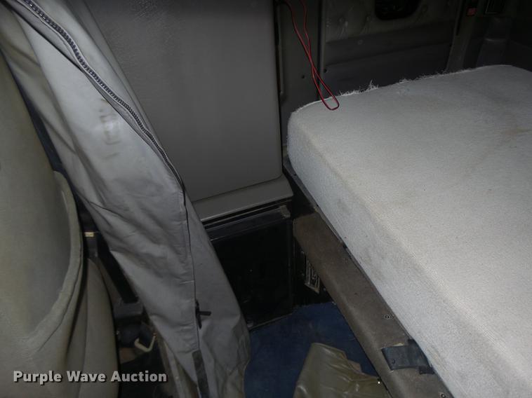 image for item DB9818 2005 Kenworth W900 semi truck