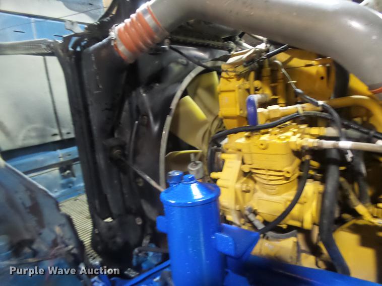 image for item DB9818 2005 Kenworth W900 semi truck