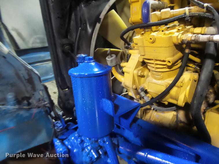 image for item DB9818 2005 Kenworth W900 semi truck