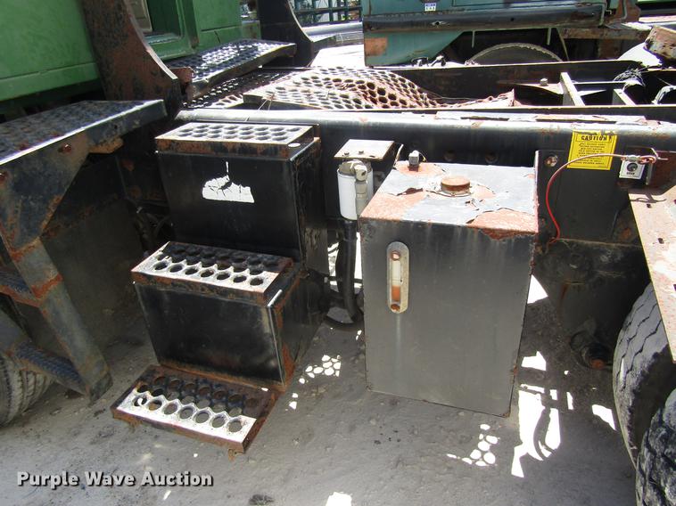 image for item DC7913 1998 Ottawa Commando 50S yard truck