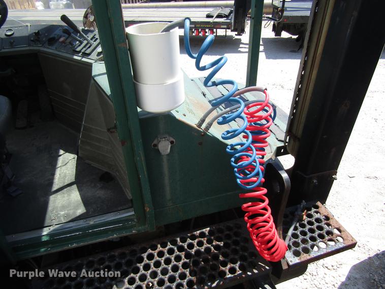 image for item DC7916 1998 Ottawa Commando 50S yard truck