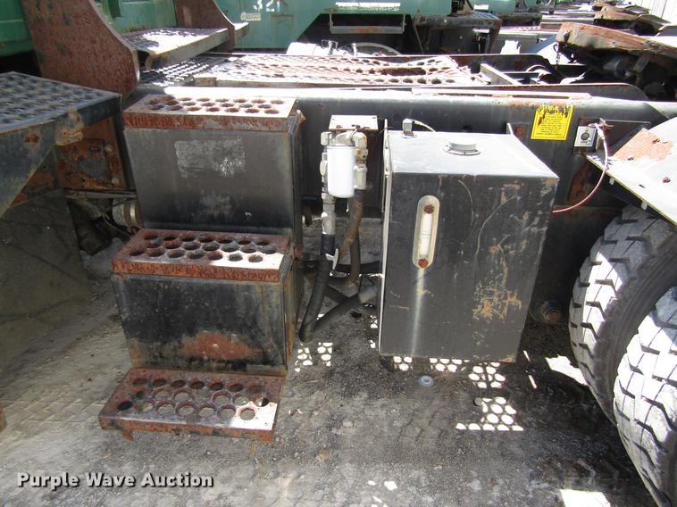 image for item DC7917 1998 Ottawa Commando 50S yard truck