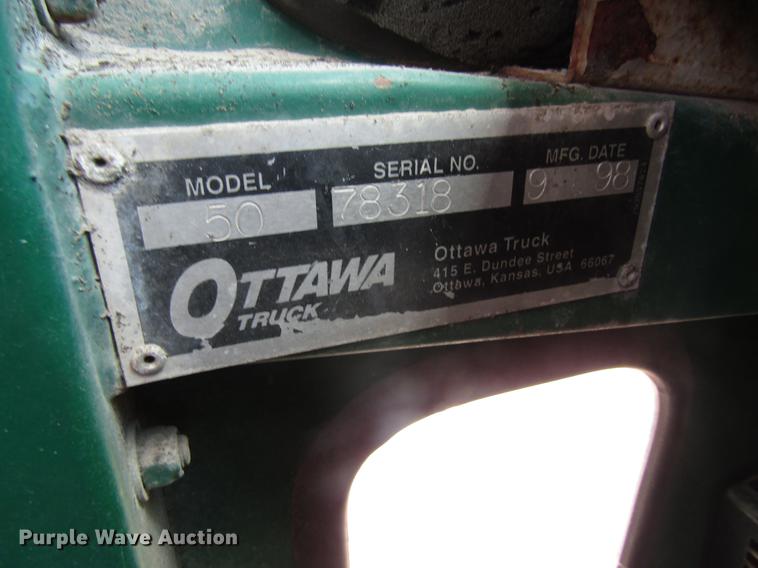 image for item DC7917 1998 Ottawa Commando 50S yard truck