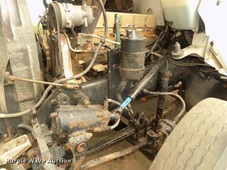 image for item DD2759 1989 Kenworth T400 semi truck