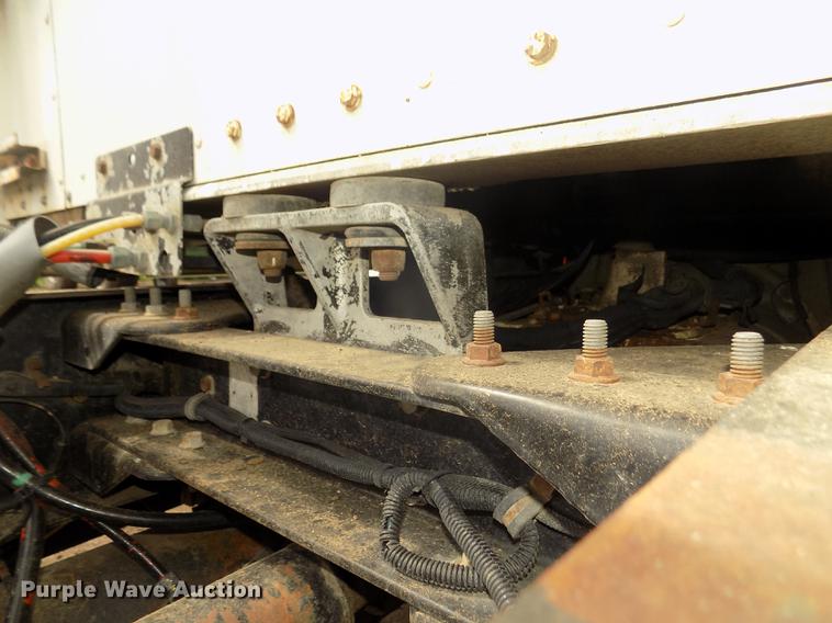 image for item DD2759 1989 Kenworth T400 semi truck