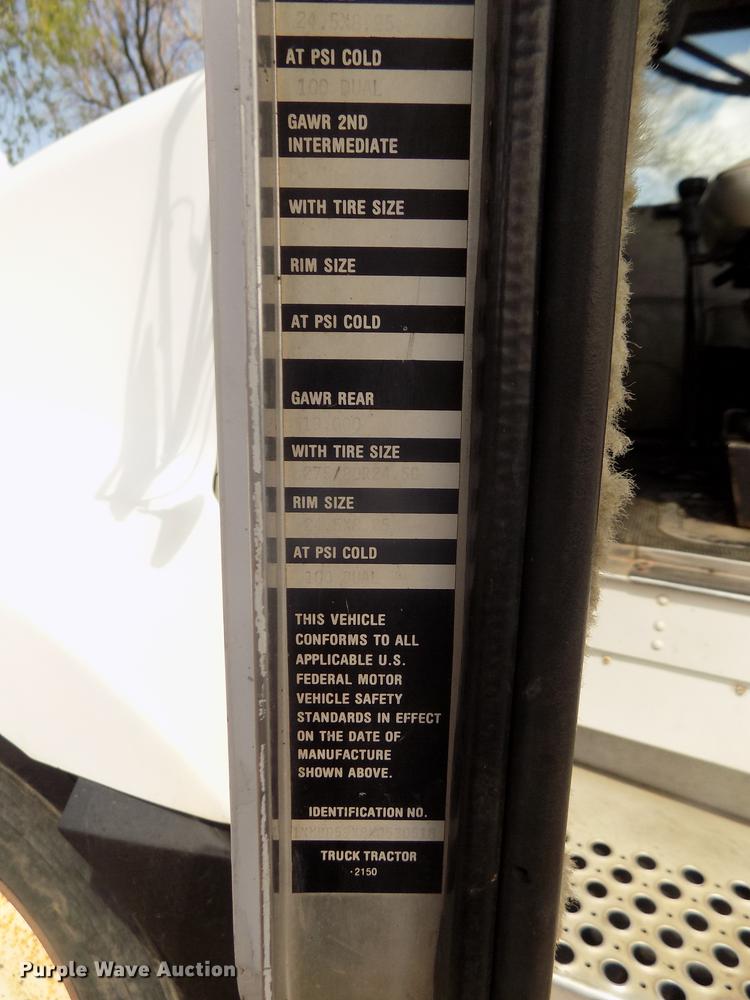 image for item DD2759 1989 Kenworth T400 semi truck