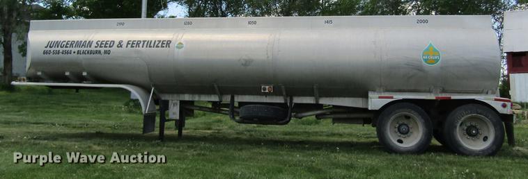 image for item DD8427 1968 J&L tank trailer