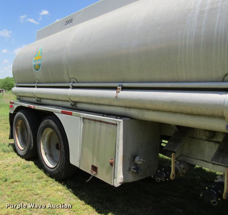 image for item DD8427 1968 J&L tank trailer