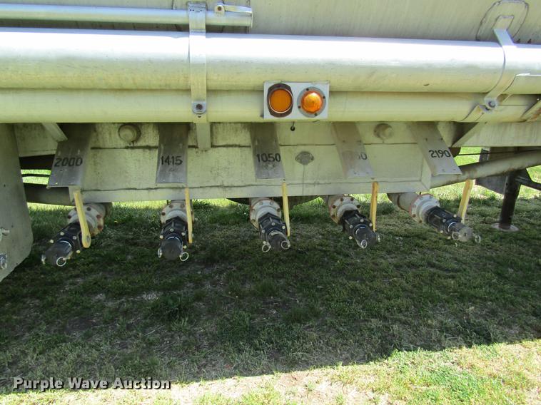 image for item DD8427 1968 J&L tank trailer