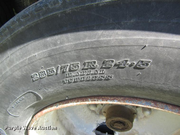 image for item DD8427 1968 J&L tank trailer