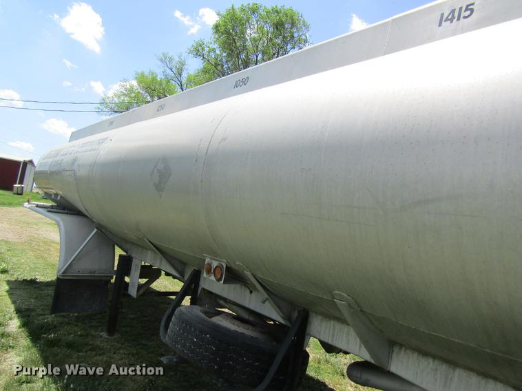 image for item DD8427 1968 J&L tank trailer