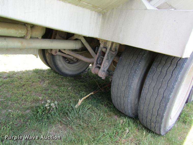 image for item DD8427 1968 J&L tank trailer