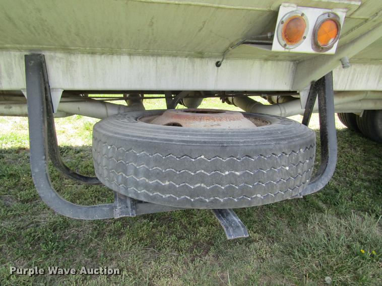 image for item DD8427 1968 J&L tank trailer