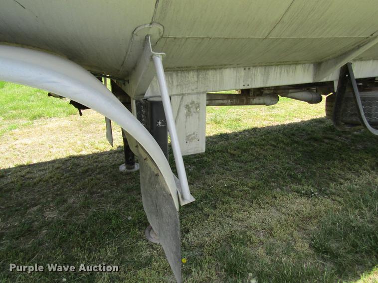 image for item DD8427 1968 J&L tank trailer