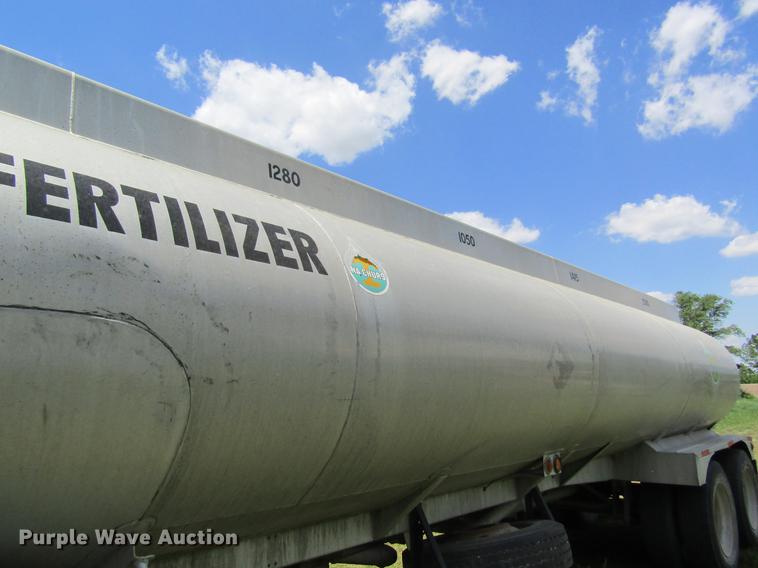 image for item DD8427 1968 J&L tank trailer