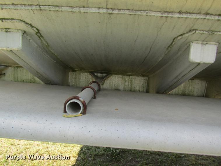 image for item DD8427 1968 J&L tank trailer