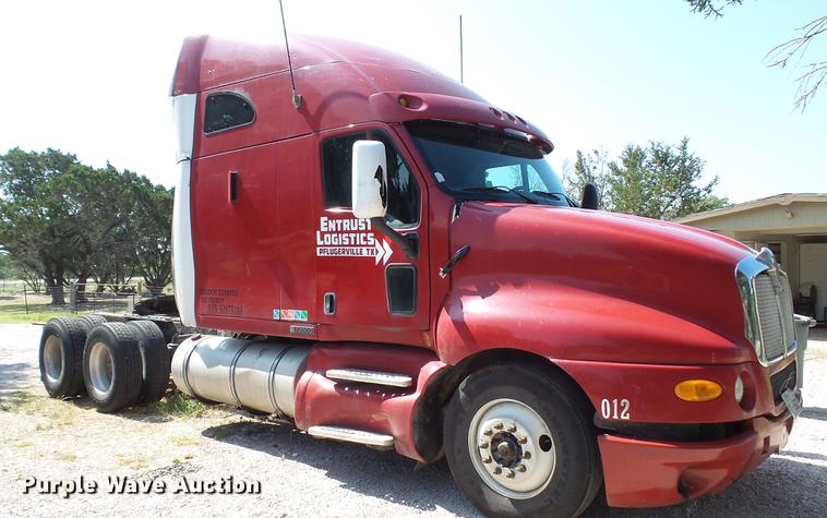 image for item DE0166 2005 Kenworth T2000 semi truck