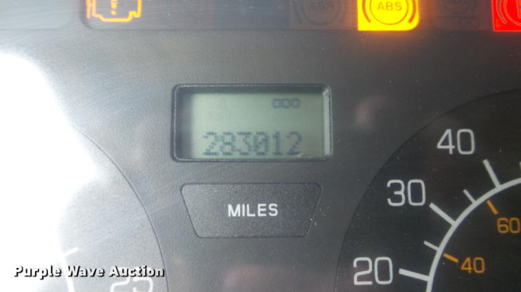 image for item DE0166 2005 Kenworth T2000 semi truck