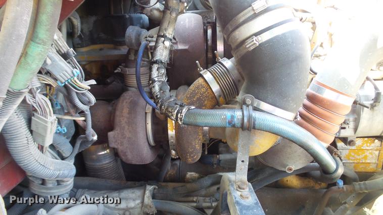 image for item DE0166 2005 Kenworth T2000 semi truck