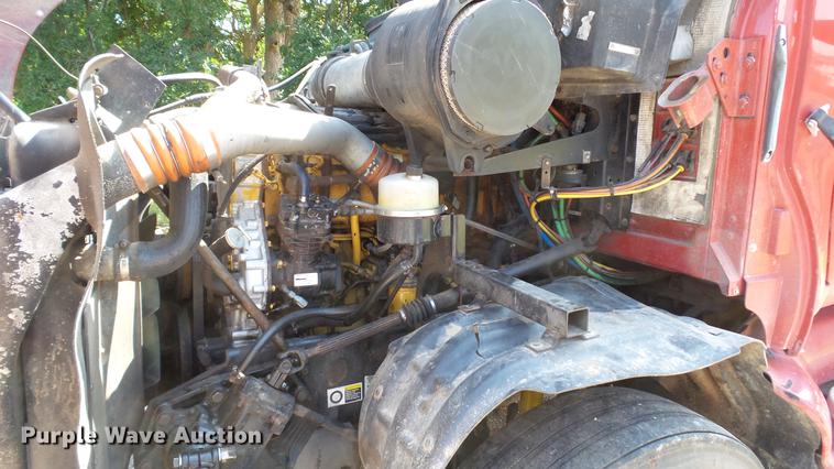 image for item DE0166 2005 Kenworth T2000 semi truck