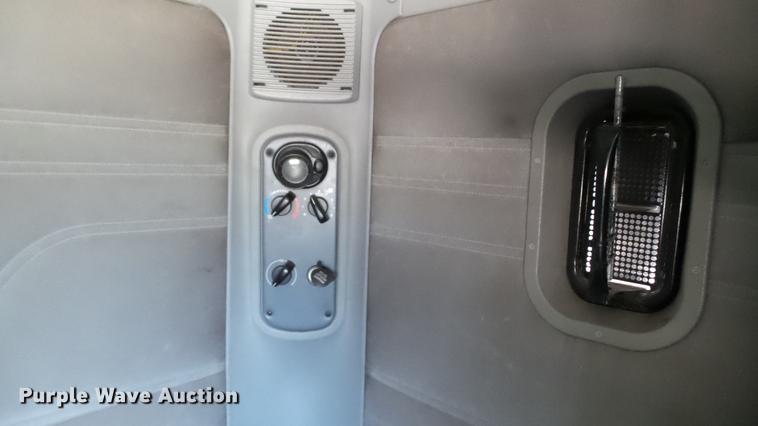 image for item DE0167 2006 Freightliner Columbia semi truck