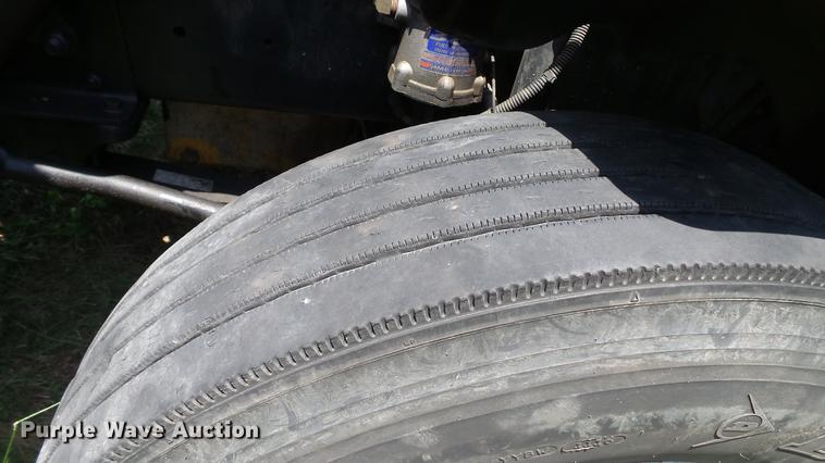 image for item DE0167 2006 Freightliner Columbia semi truck