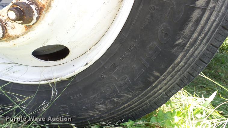 image for item DE0167 2006 Freightliner Columbia semi truck