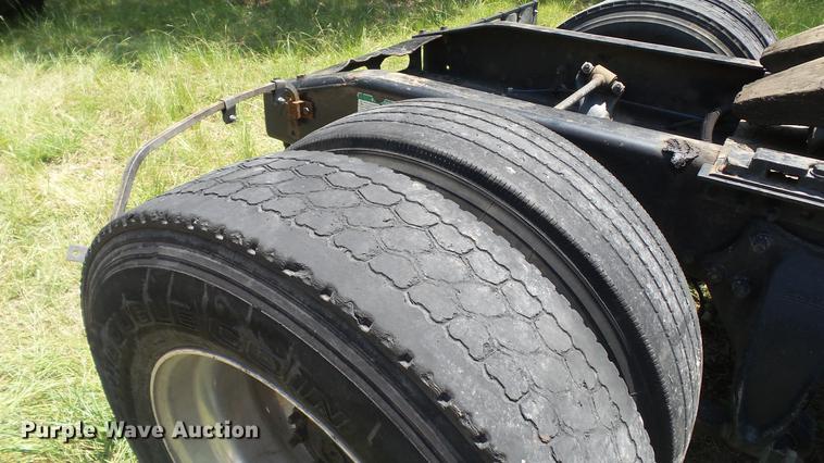 image for item DE0167 2006 Freightliner Columbia semi truck