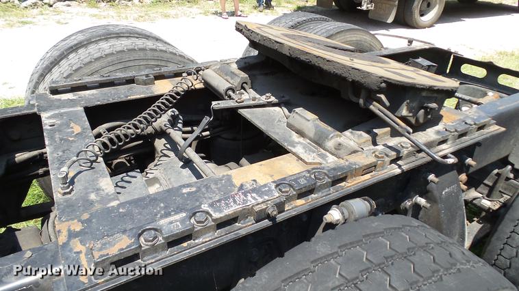 image for item DE0167 2006 Freightliner Columbia semi truck