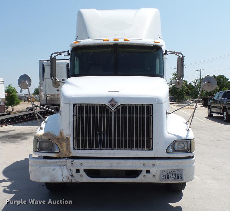 image for item DE0169 2007 International 9400i semi truck