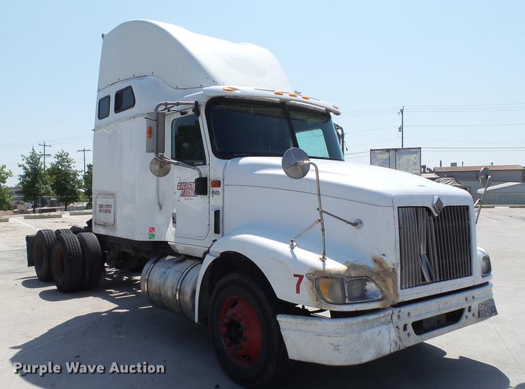 image for item DE0169 2007 International 9400i semi truck