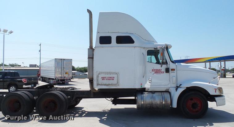 image for item DE0169 2007 International 9400i semi truck