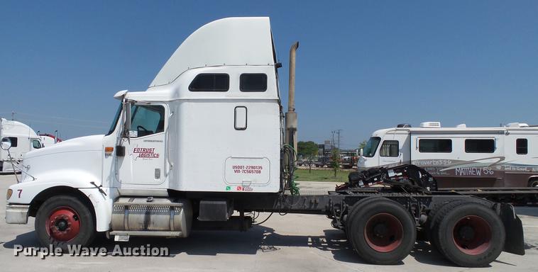 image for item DE0169 2007 International 9400i semi truck