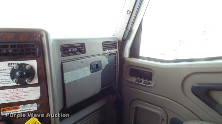 image for item DE0169 2007 International 9400i semi truck