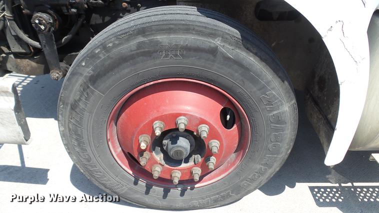 image for item DE0169 2007 International 9400i semi truck