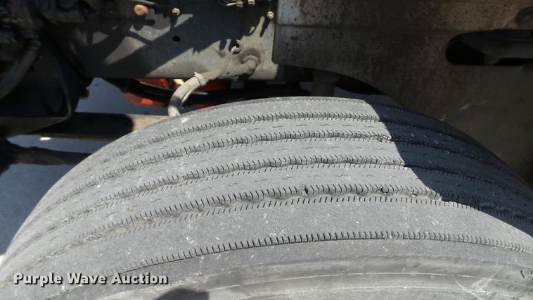 image for item DE0169 2007 International 9400i semi truck