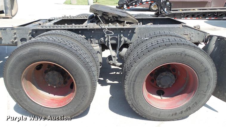 image for item DE0169 2007 International 9400i semi truck