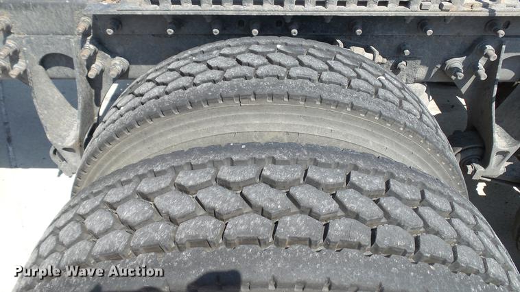 image for item DE0169 2007 International 9400i semi truck